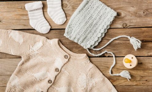 Jak dobrze dobrać strój dla swojego maluszka – praktyczne wskazówki dla rodziców