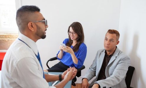 Indywidualne podejście w terapii zdrowia psychicznego: Jak interdyscyplinarne zespoły specjalistów wspierają pacjentów