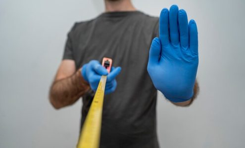 Jakie są korzyści z używania rękawiczek w codziennej pracy?