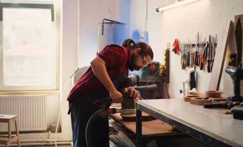 Jak Wybrać Idealne Elektronarzędzia do Domowego Warsztatu?