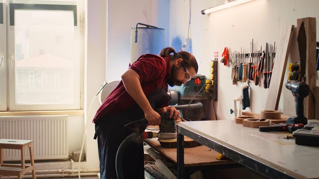 Jak Wybrać Idealne Elektronarzędzia do Domowego Warsztatu?