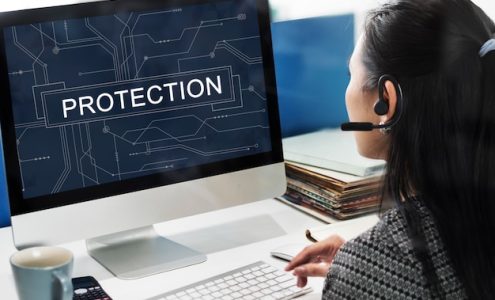 Jak skutecznie zabezpieczyć swoją stronę internetową przed niepożądanym ruchem?