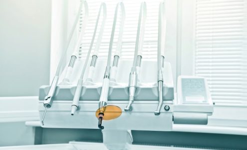 Nowoczesne narzędzia stomatologiczne: Innowacje, które ułatwiają pracę dentystom
